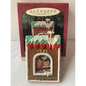 CHRISTMAS ORNAMENT "For My Grandma" Picture Frame Vintage 1995 Hallmark ~ NEW